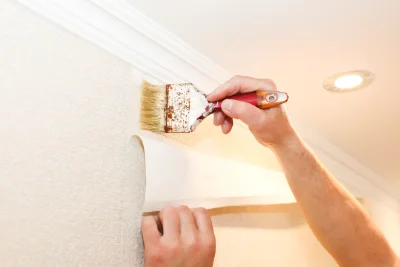 Pose de papier peint à Eysson — revêtements muraux et toiles de verre